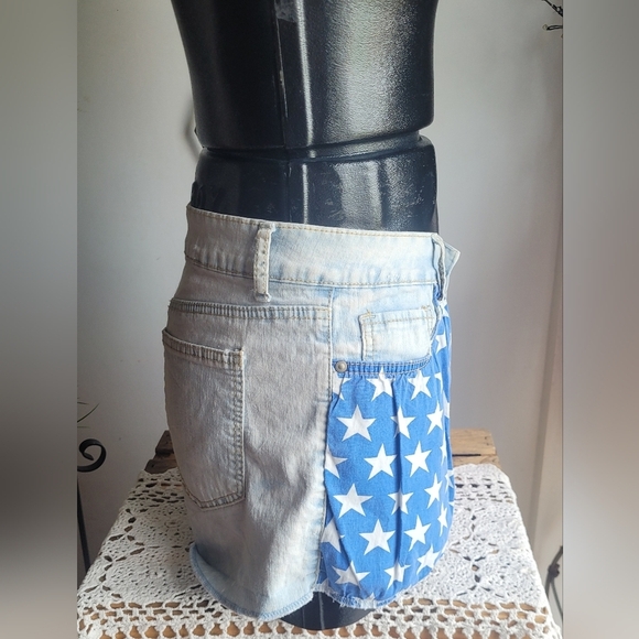 L.e.i. Vintage American Flag Jean Short - Picture 4 of 6